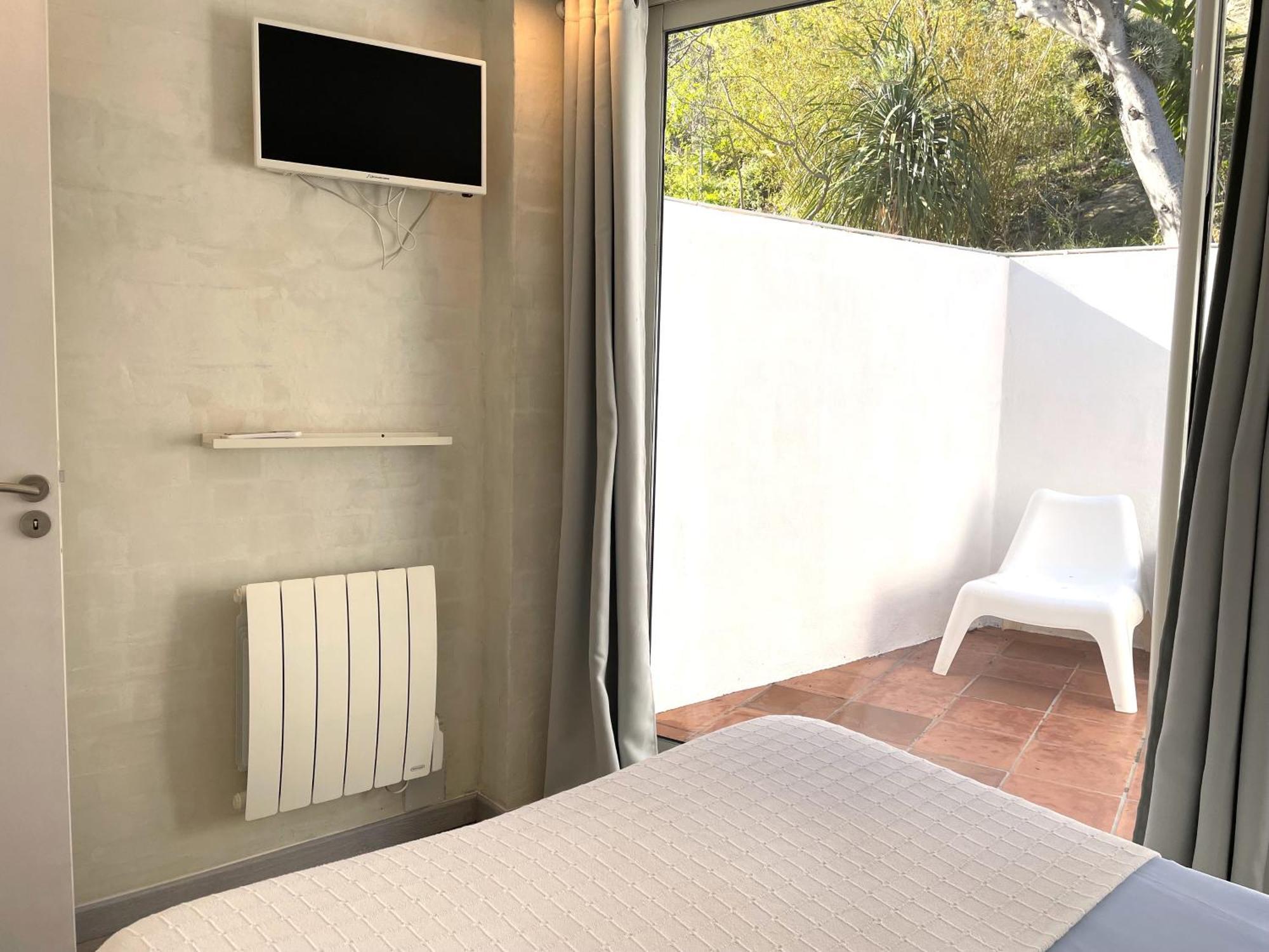Tusquets - Apartamento Con Vistas Al Mar กาดาเกส ภายนอก รูปภาพ