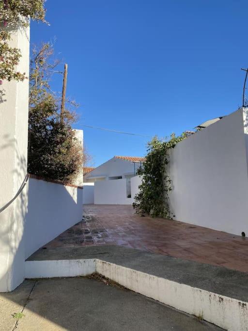 Tusquets - Apartamento Con Vistas Al Mar กาดาเกส ภายนอก รูปภาพ