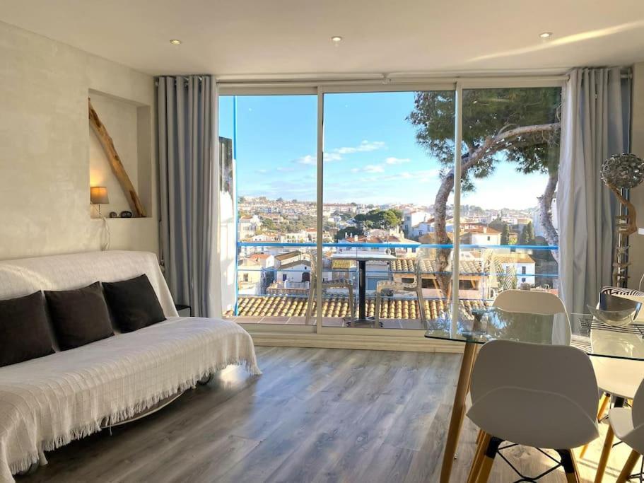 Tusquets - Apartamento Con Vistas Al Mar กาดาเกส ภายนอก รูปภาพ