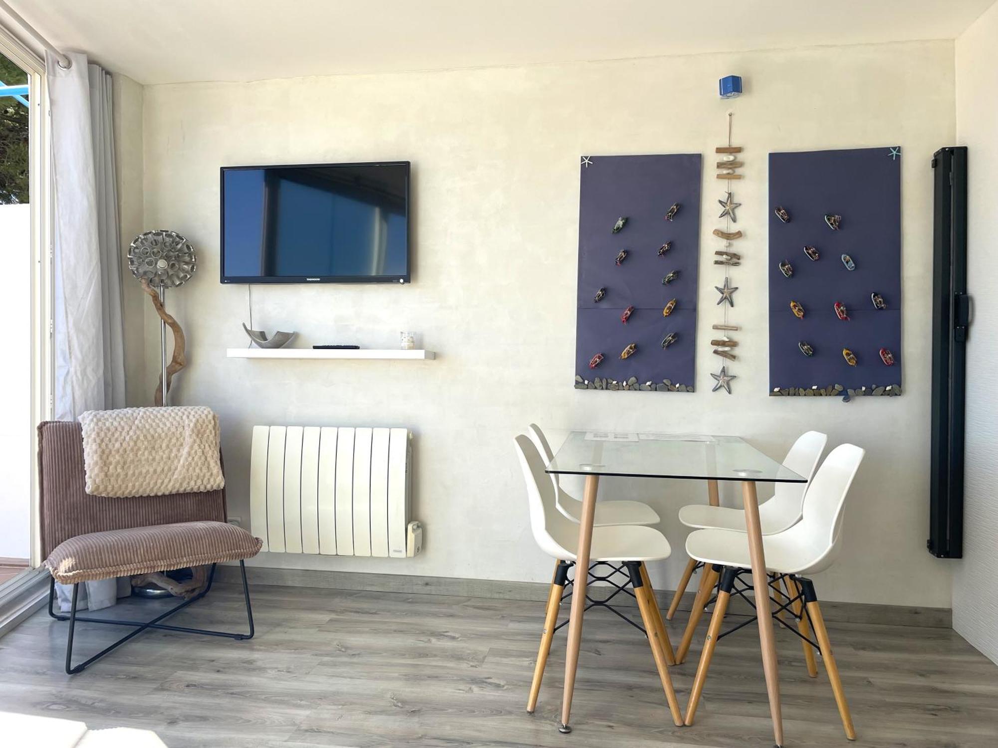 Tusquets - Apartamento Con Vistas Al Mar กาดาเกส ภายนอก รูปภาพ